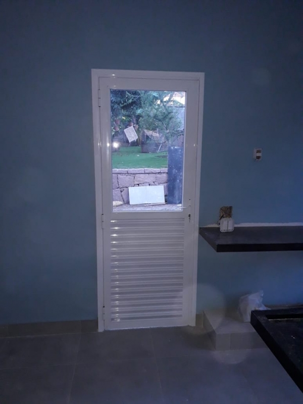 Porta de Alumínio com Vidro Itatiba - Porta de Alumínio para Cozinha